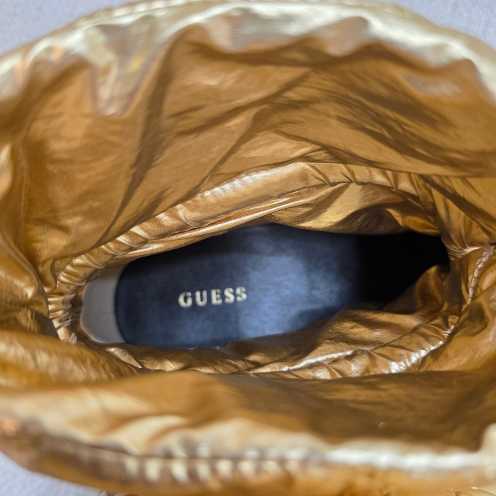 Guess GWLEIAN2 Womens Gold Metallic Quilted Puffer Snow Boots Lug Sole Size 8M - Picture 5 of 6